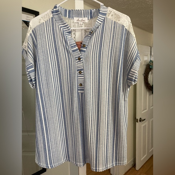 Anna Tops - NWTS Ladies Blouse